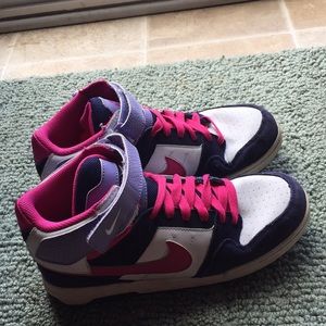 Nike hightop sneakers